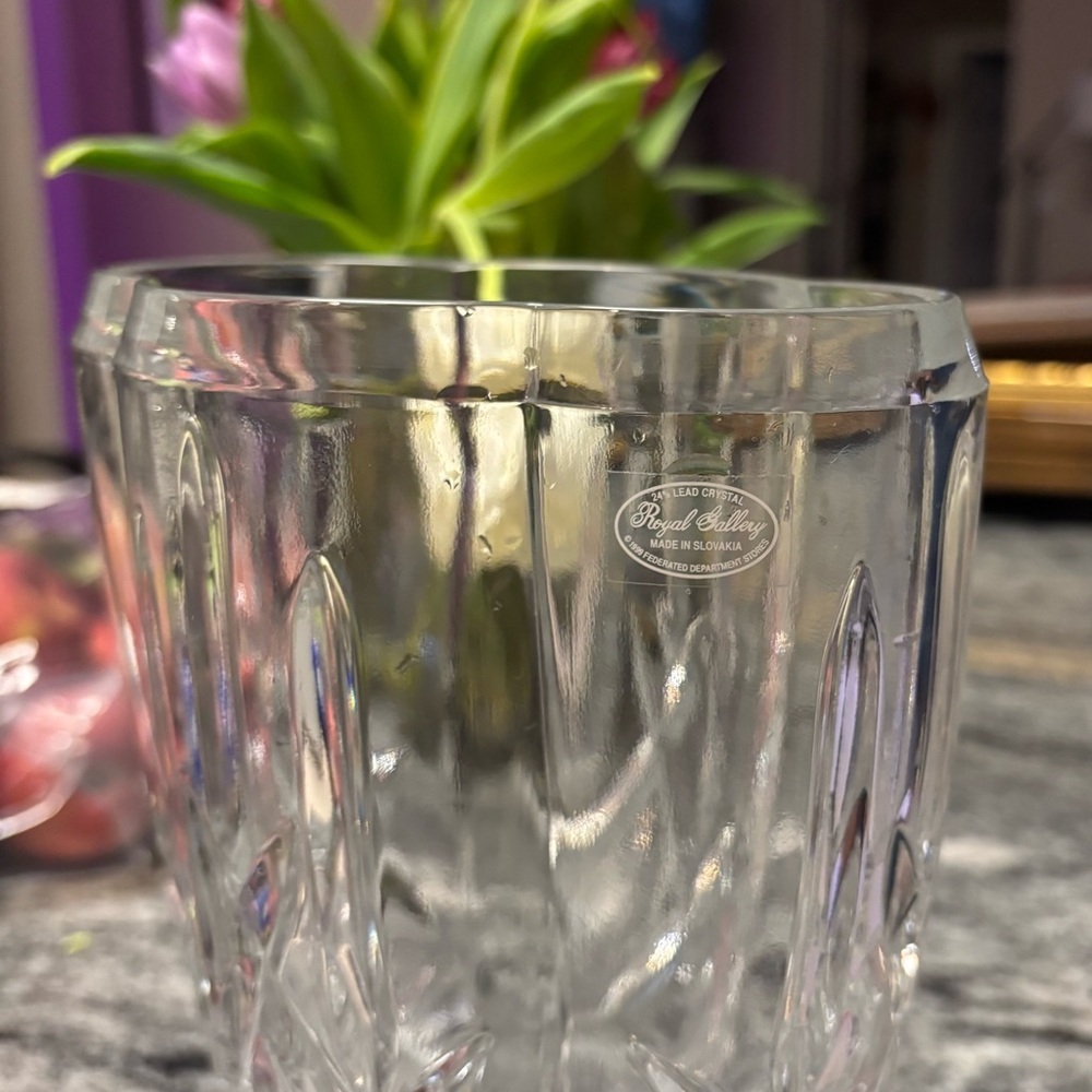 Royal Gallery Elegant Crystal Vase - Picture 9 of 16